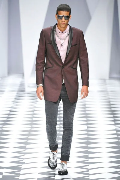 Look 29